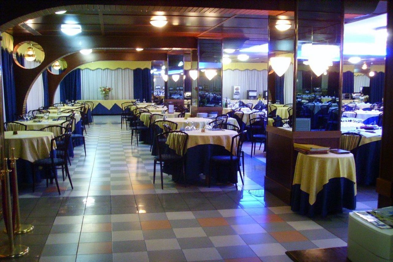 Grand Hotel Dei Cesari Anzio Exteriör bild